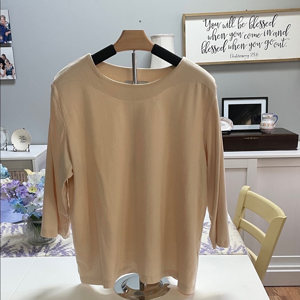 Summer Sale Markdown Gently Loved💜 Southern Lady Cream Top